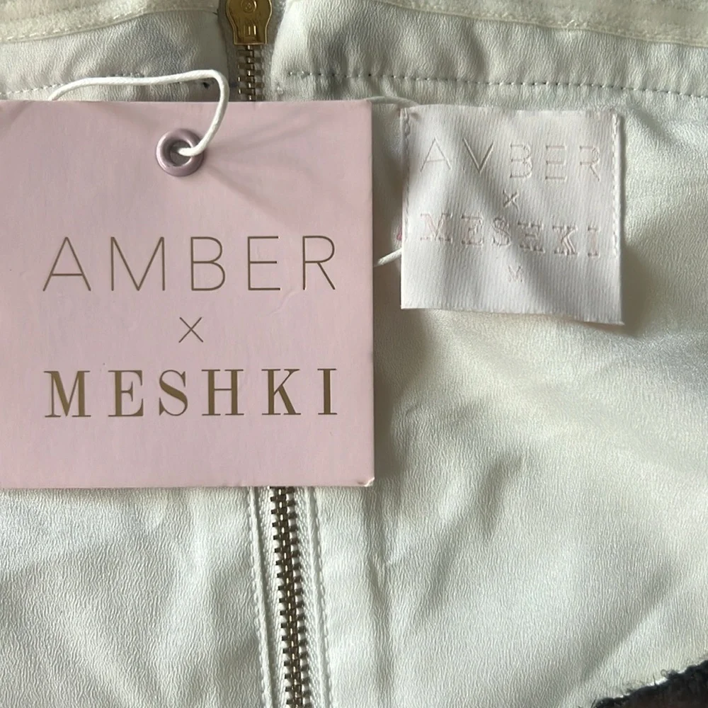 AMBER X MESHKI Claudia Tweed Trim Bardot Off Shoulder Top White NWT Size Medium